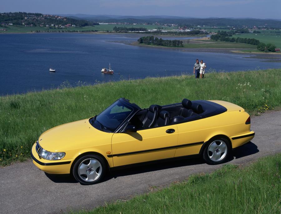  Saab 900 SE Turbo Convertible 1993 года  (фото 16 из 46)